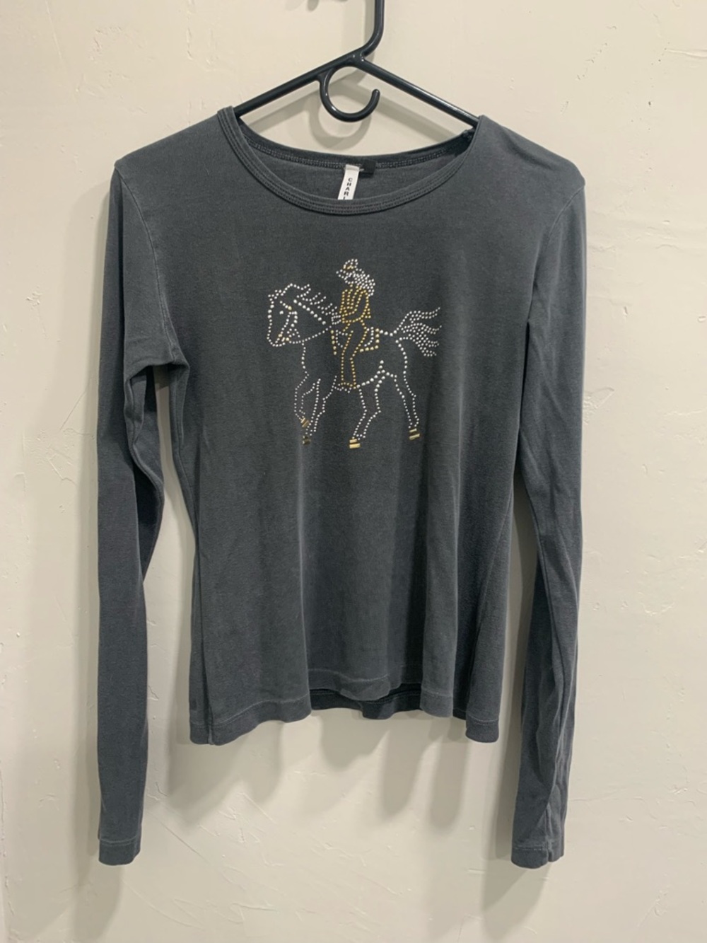 Long Sleeve Rhinestone Horse Tee - Charcoal fitted and cropped at bellybutton